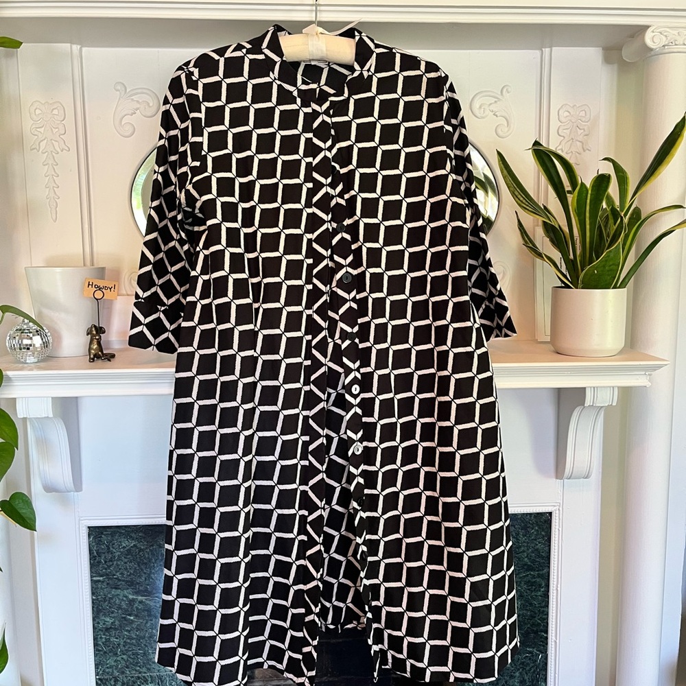 Zuri Black and White Geometric Button-Front Dress w/Tote - L